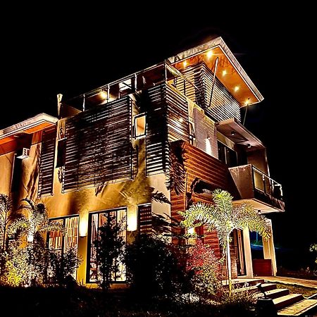 Overlooking Staycation At Sandari Batulao Tagaytay City Exterior photo