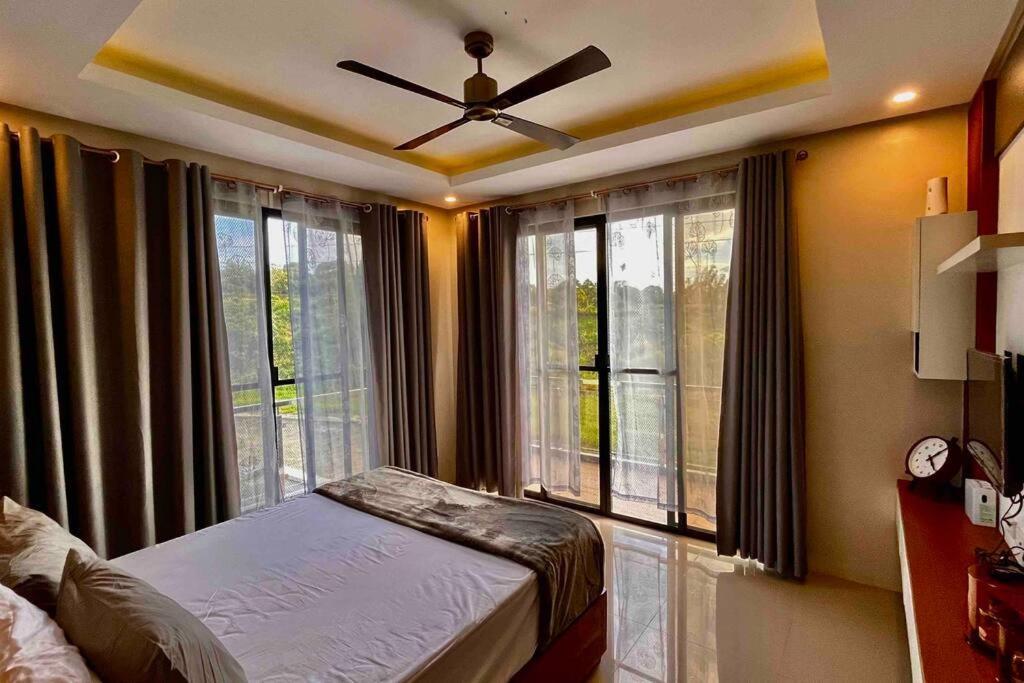 Overlooking Staycation At Sandari Batulao Tagaytay City Exterior photo