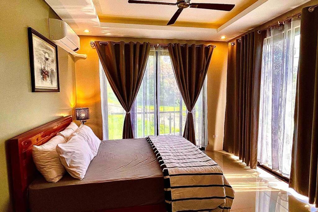 Overlooking Staycation At Sandari Batulao Tagaytay City Exterior photo
