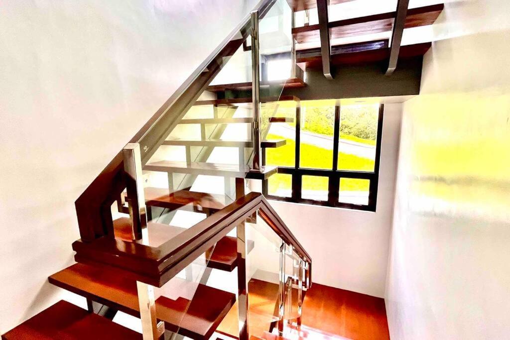 Overlooking Staycation At Sandari Batulao Tagaytay City Exterior photo