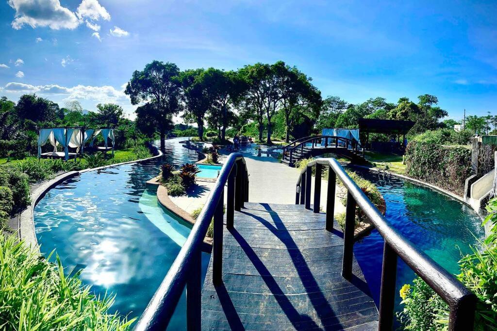 Overlooking Staycation At Sandari Batulao Tagaytay City Exterior photo
