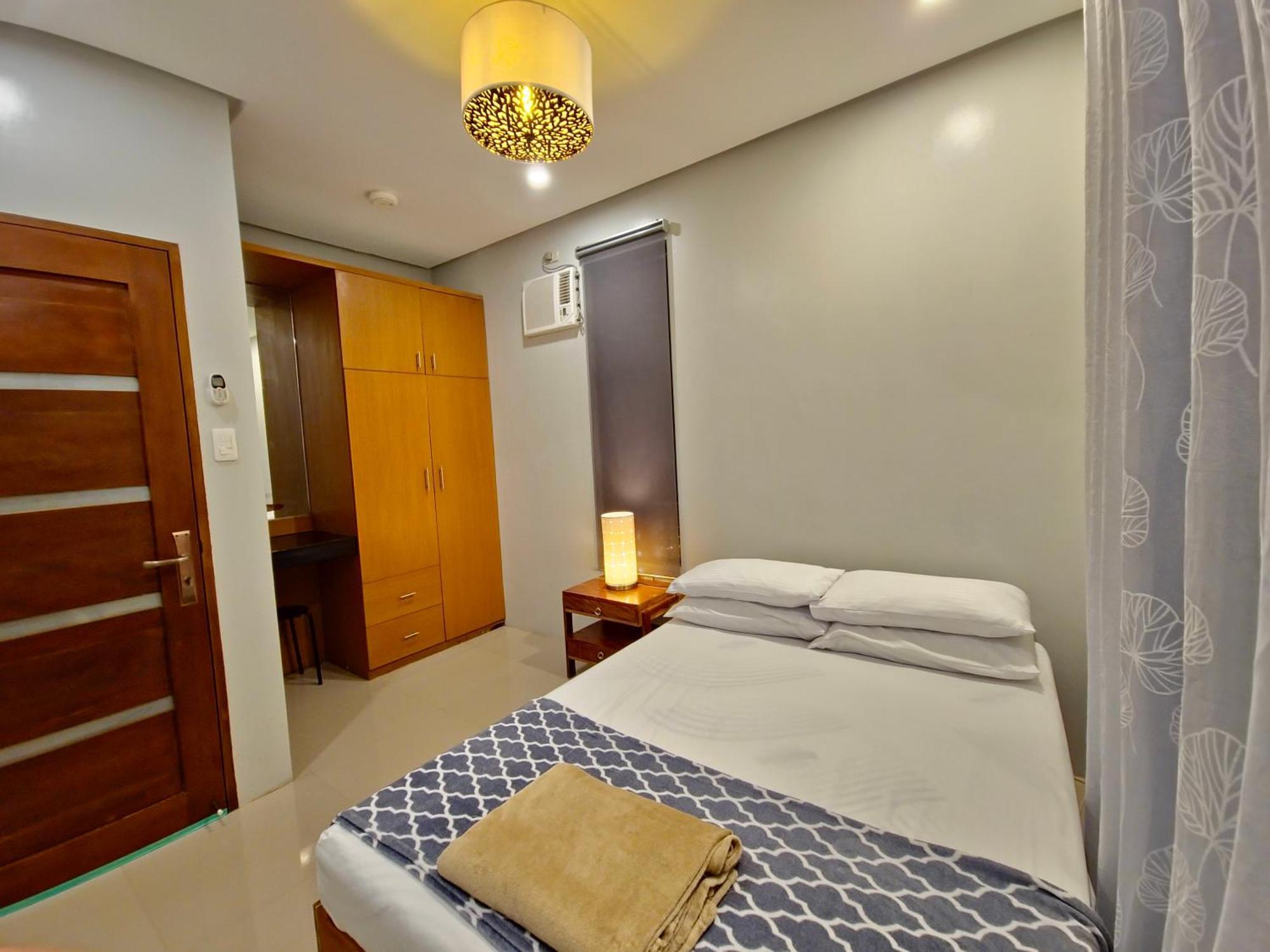 Overlooking Staycation At Sandari Batulao Tagaytay City Exterior photo