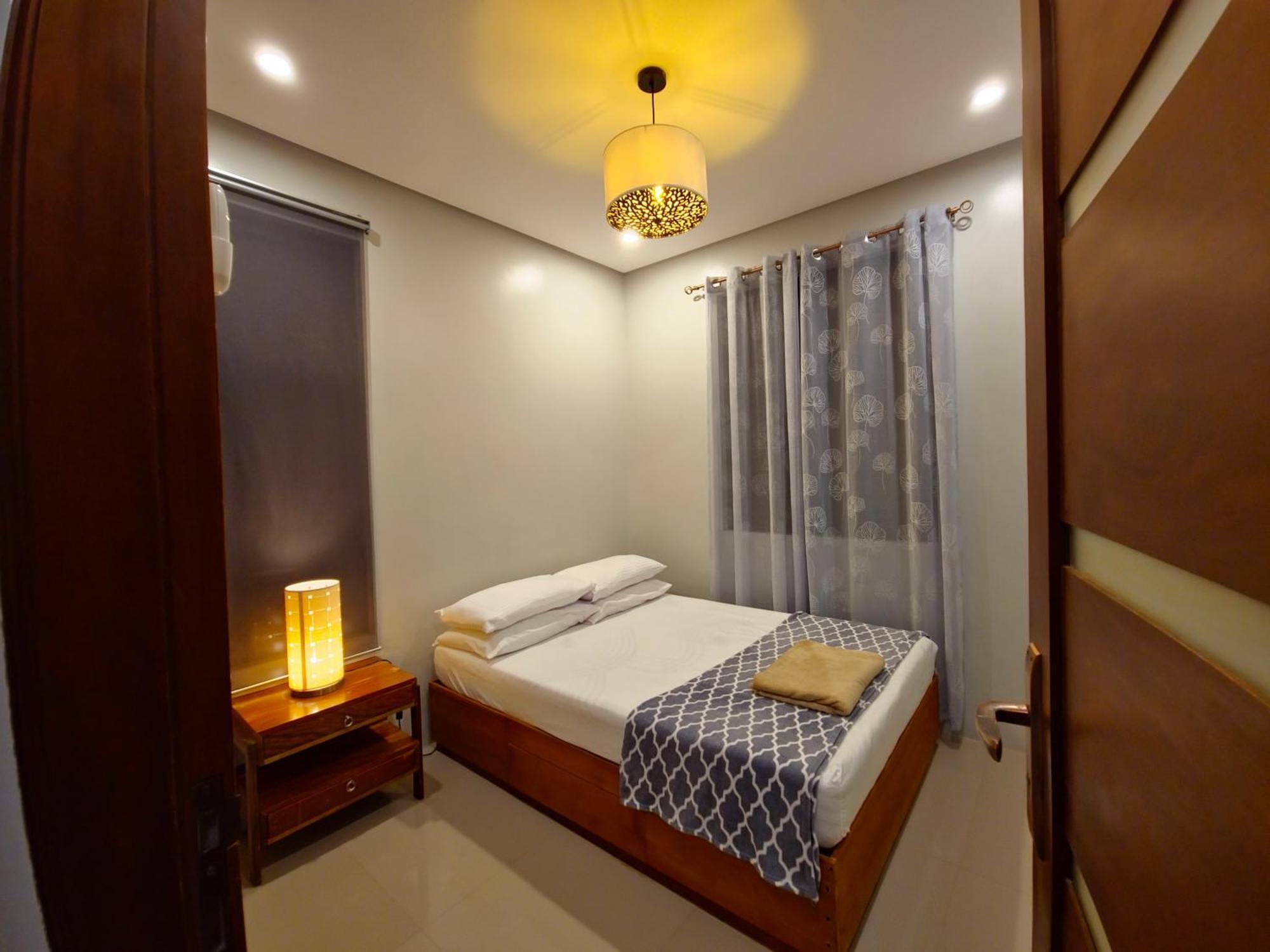 Overlooking Staycation At Sandari Batulao Tagaytay City Exterior photo